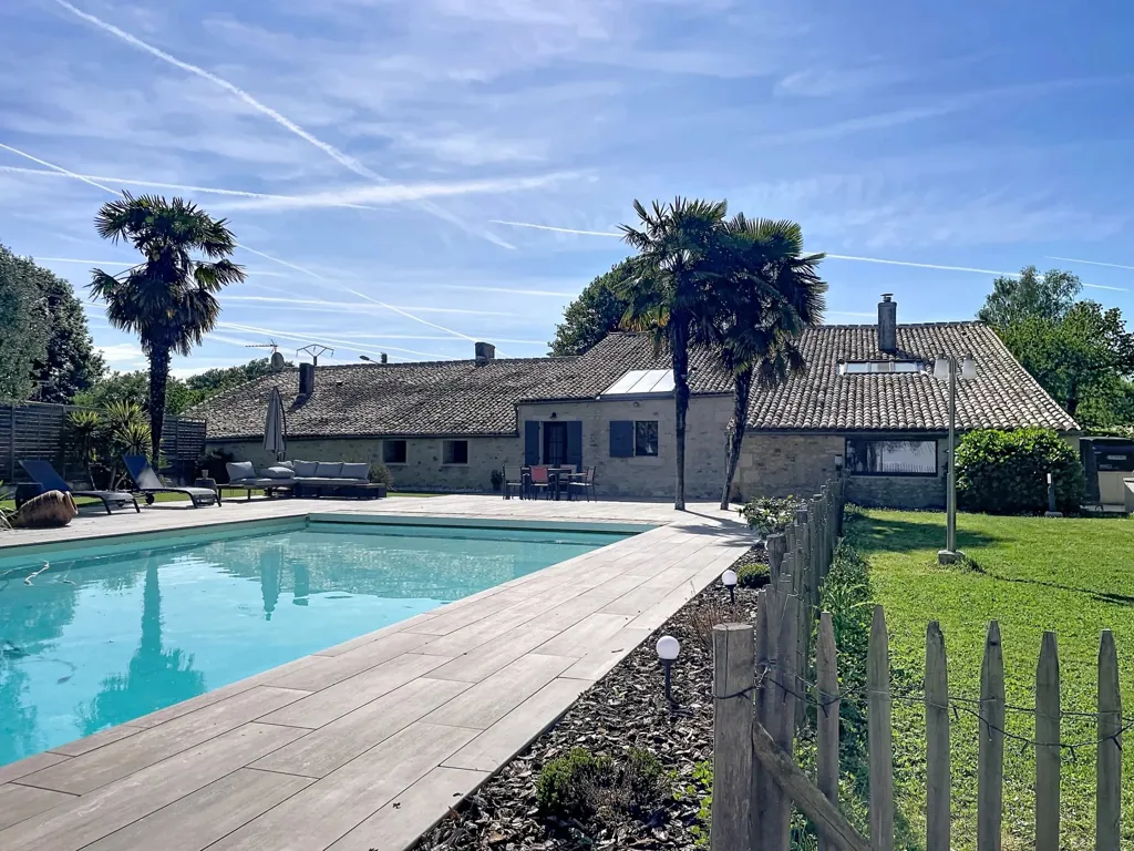 Pool - Charentaise House with Pool near Royan