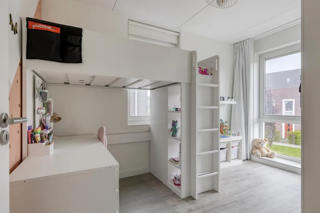 Magamistoad - Modern Corner House with Garage in Woudenberg