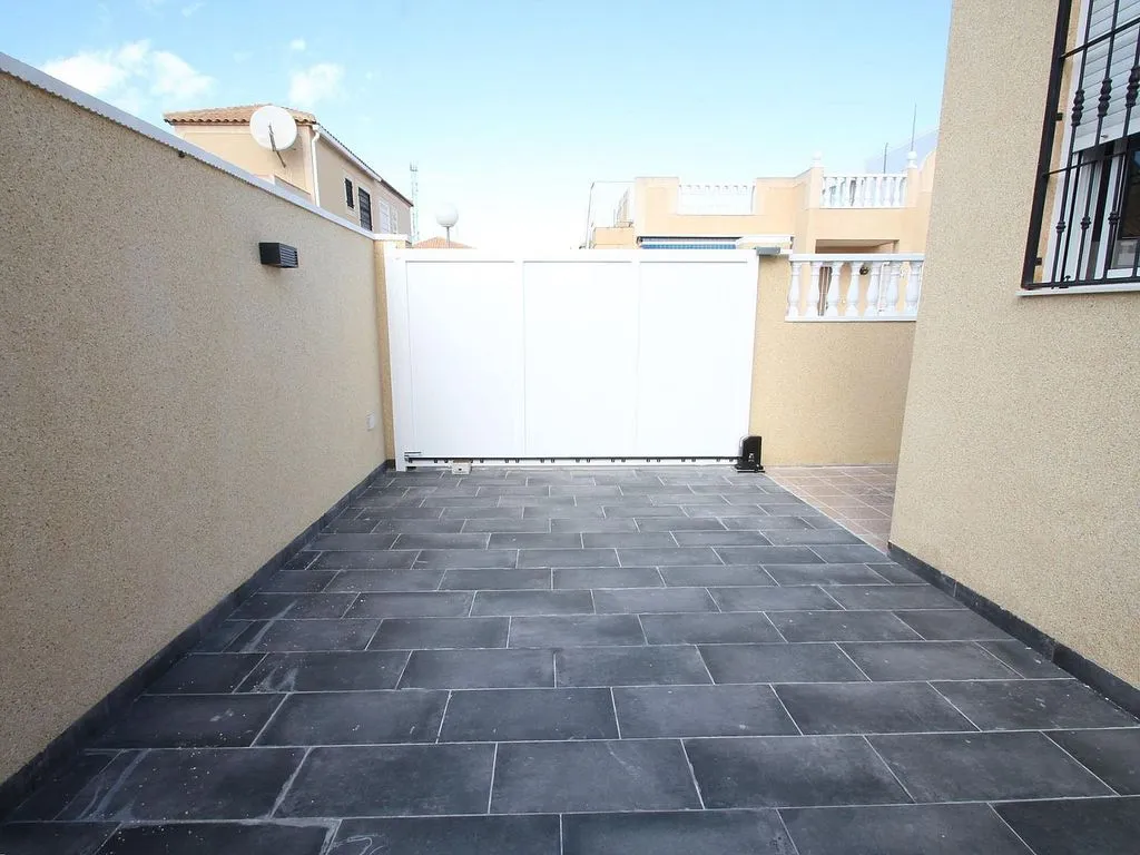 Aed - Chalet with Pool and Terrace in Torrevieja
