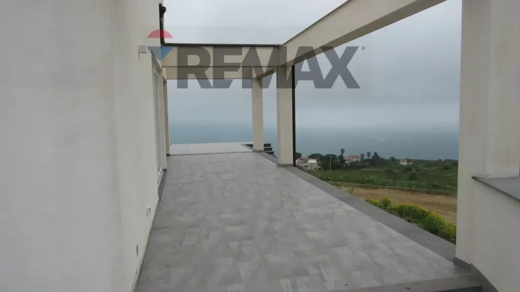 Terrass - Newly Built Villa with Sea View in Augusta