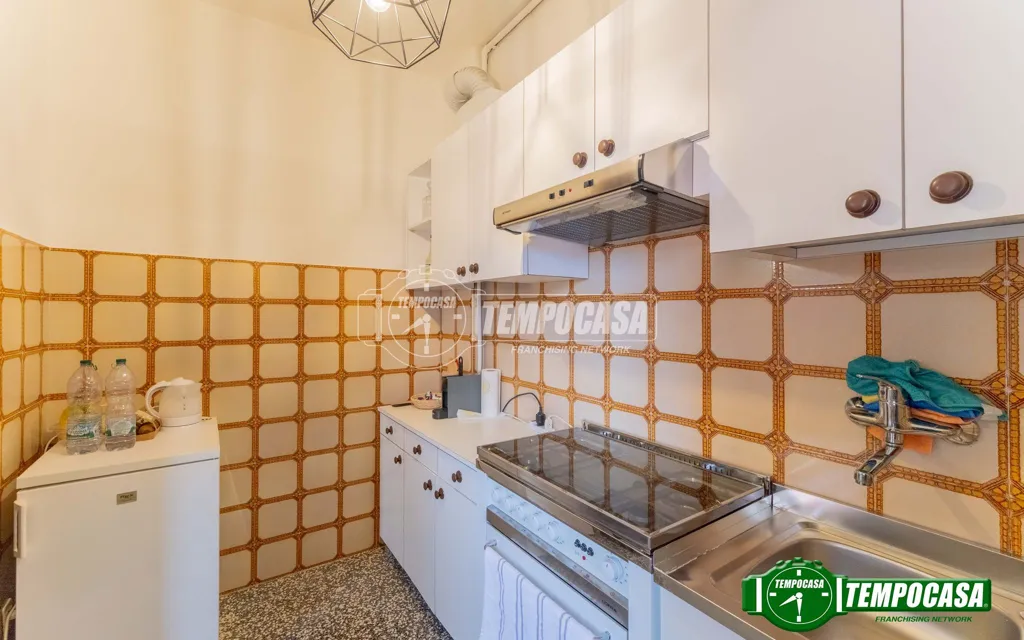Cuisine - 1960s Apartment with Double Exposure in Milan