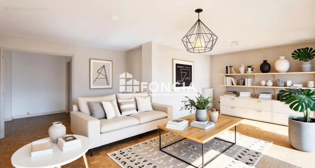 Soggiorno - Spacious T3 with Balcony in Central Location
