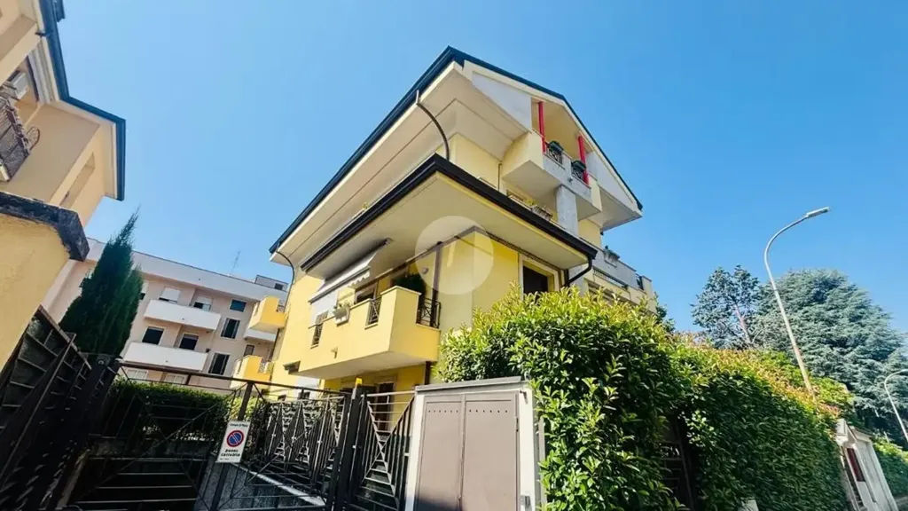 Extérieur - Three-Bedroom Apartment with Terraces in Monza
