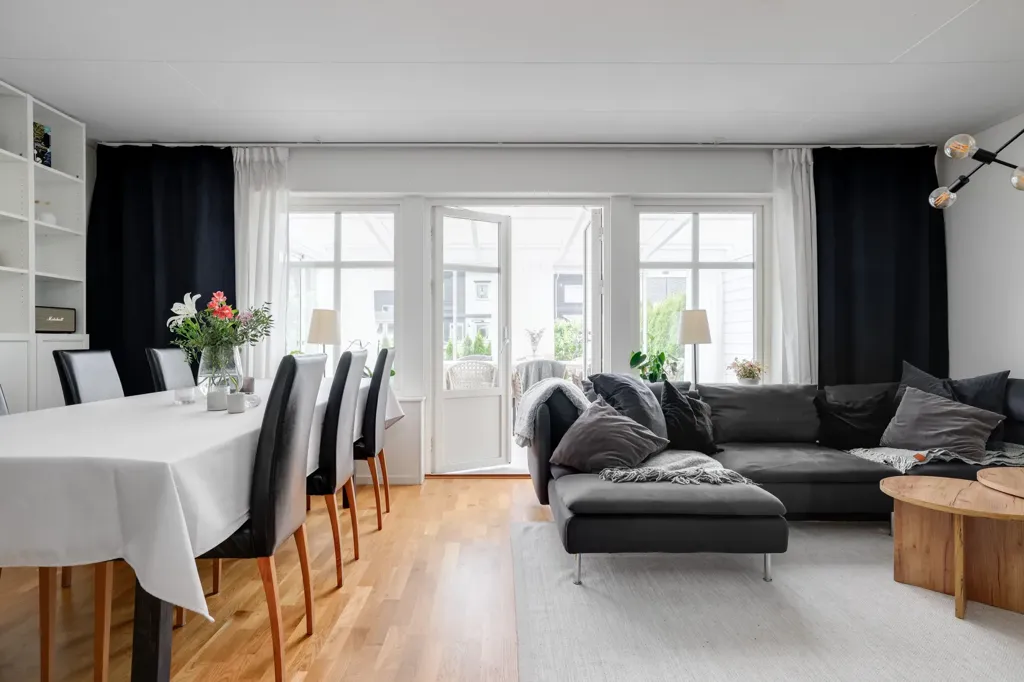 Salle à manger - Modern Apartment with Balcony in Ekeby-Almby
