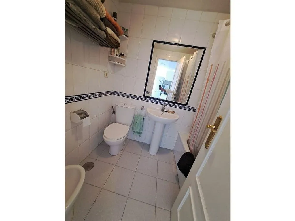Salles de bain - 2-Bedroom Apartment with Terrace in Torrequebrada