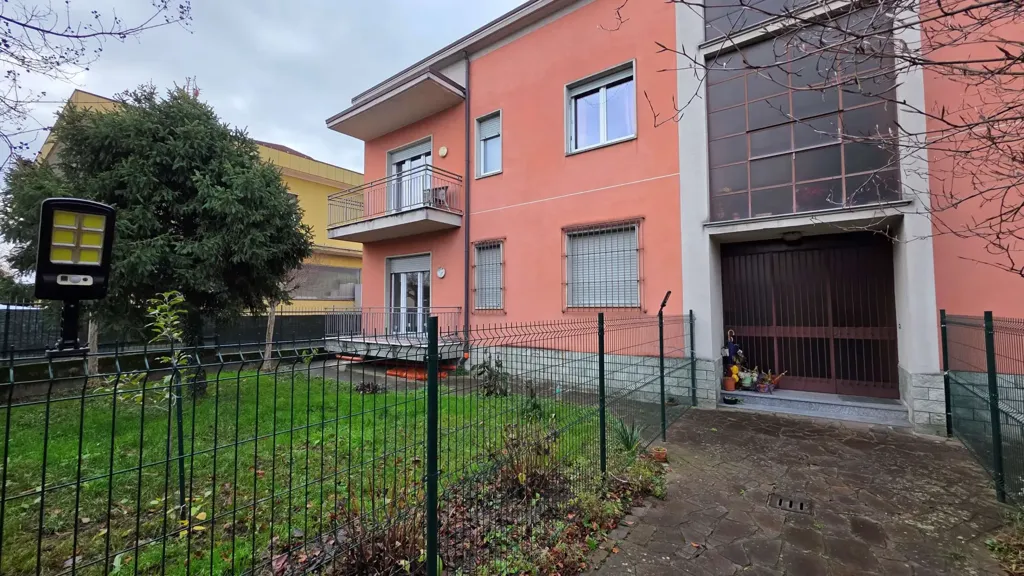 Extérieur - Quadrilocale with Private Garden in Carugo
