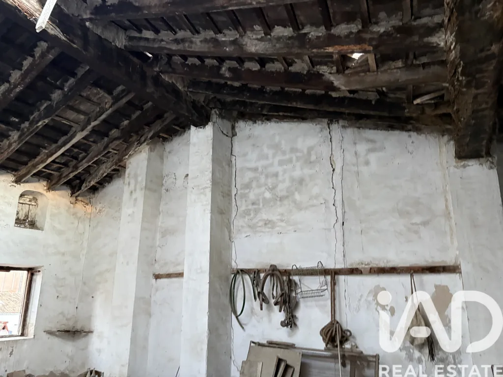 Rooms - Townhouse for Renovation in Llíria Centre