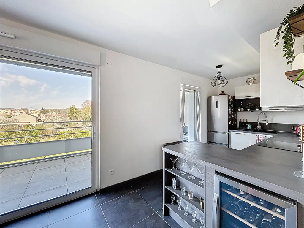 Kitchen - Duplex with Terrace in Modern Residence