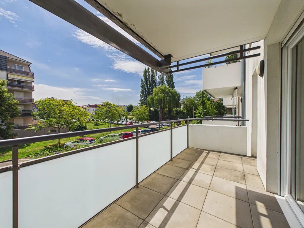 Balcone - Bright 2-Bedroom Apartment with Balcony in Bischheim