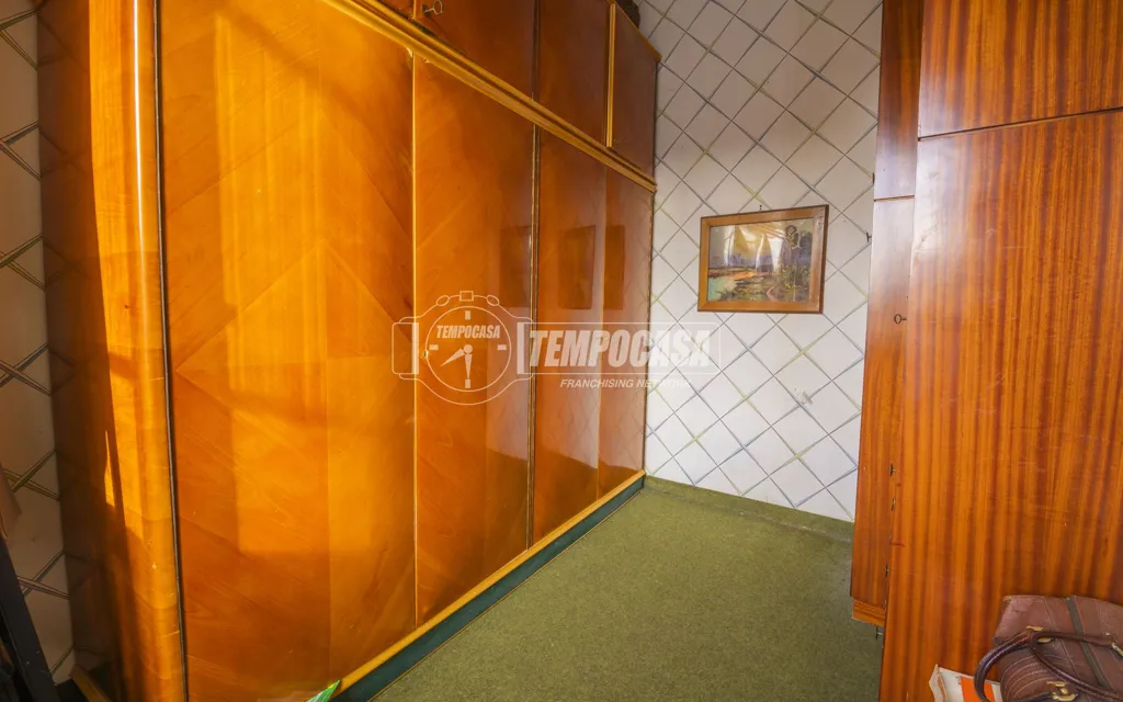 hallway_entrance