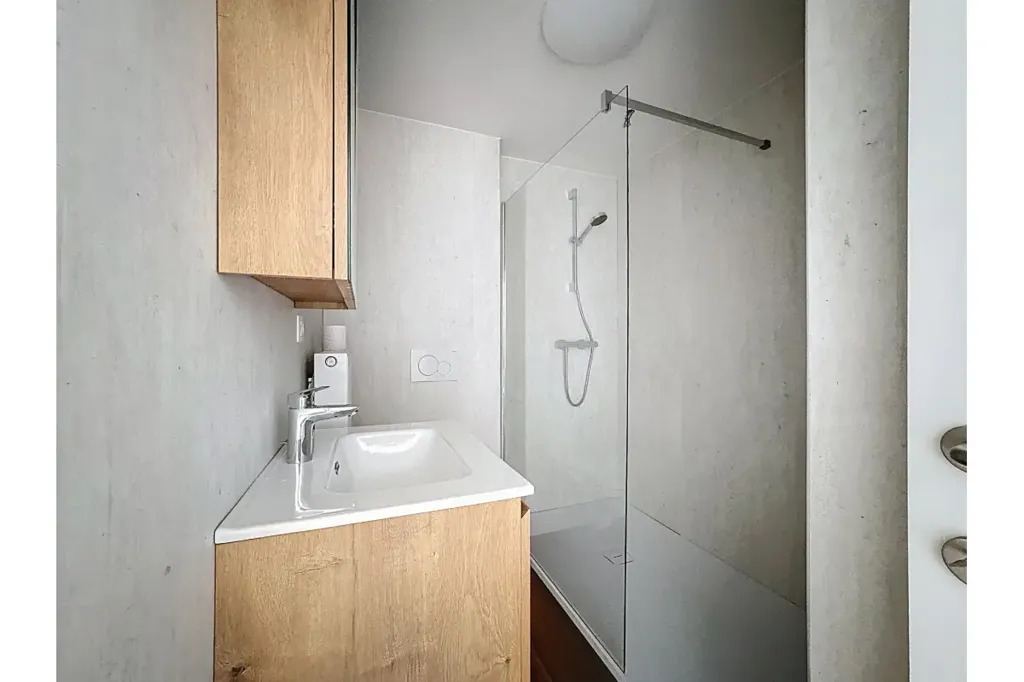 Bagni - Renovated Duplex Apartment in Tournai