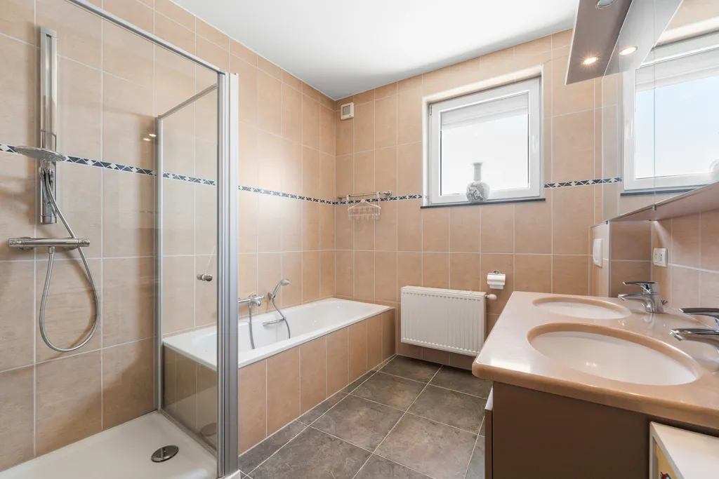 Salles de bain - Duplex avec Vue sur la Place à Deinze