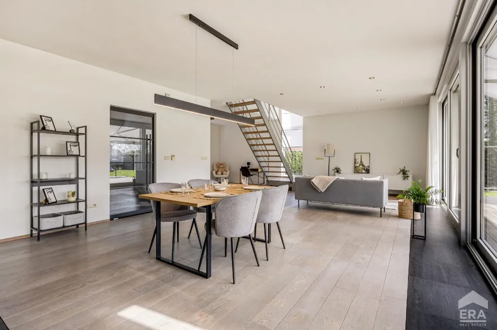 Sala da pranzo - Detached Villa with Garden in South-West