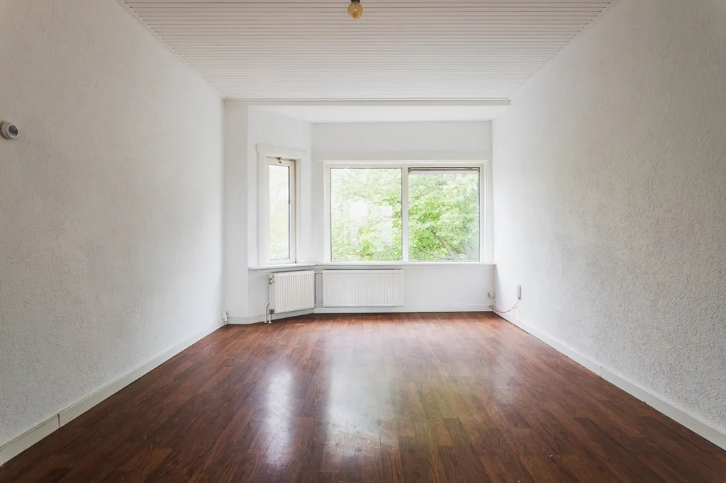 Pièces - Spacious Apartment with Balcony in Bomenbuurt