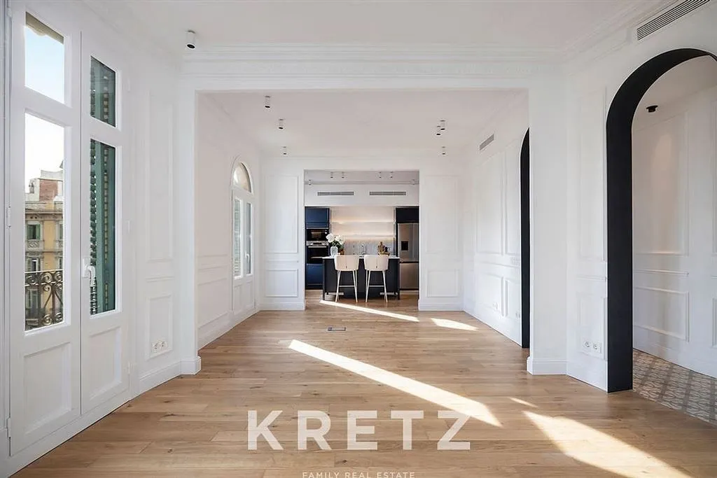 Esik - Apartment with Balcony in Eixample Izquierdo