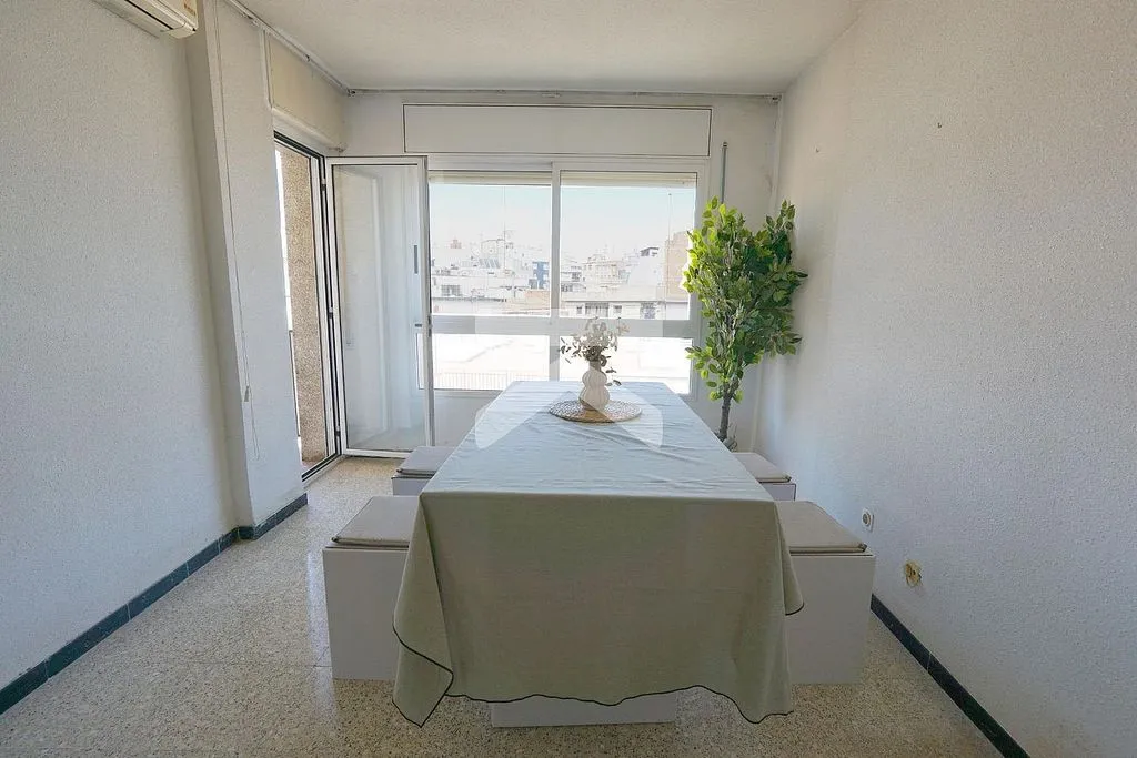 Salle à manger - Apartment with Sea View in Nou Eixample Sud, Tarragona