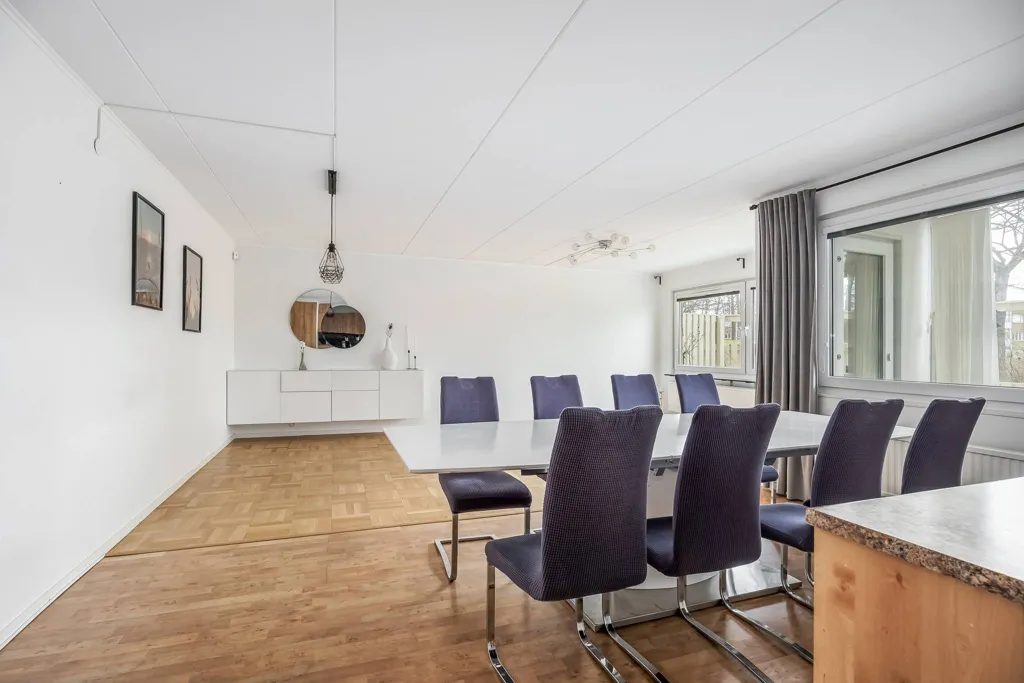 Salle à manger - Four-Room Apartment with Balcony in Högaholm