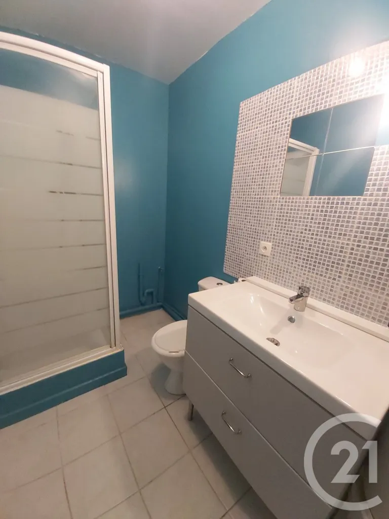 Salles de bain - Appartement Rénové avec Jardin au Mesnil-Esnard