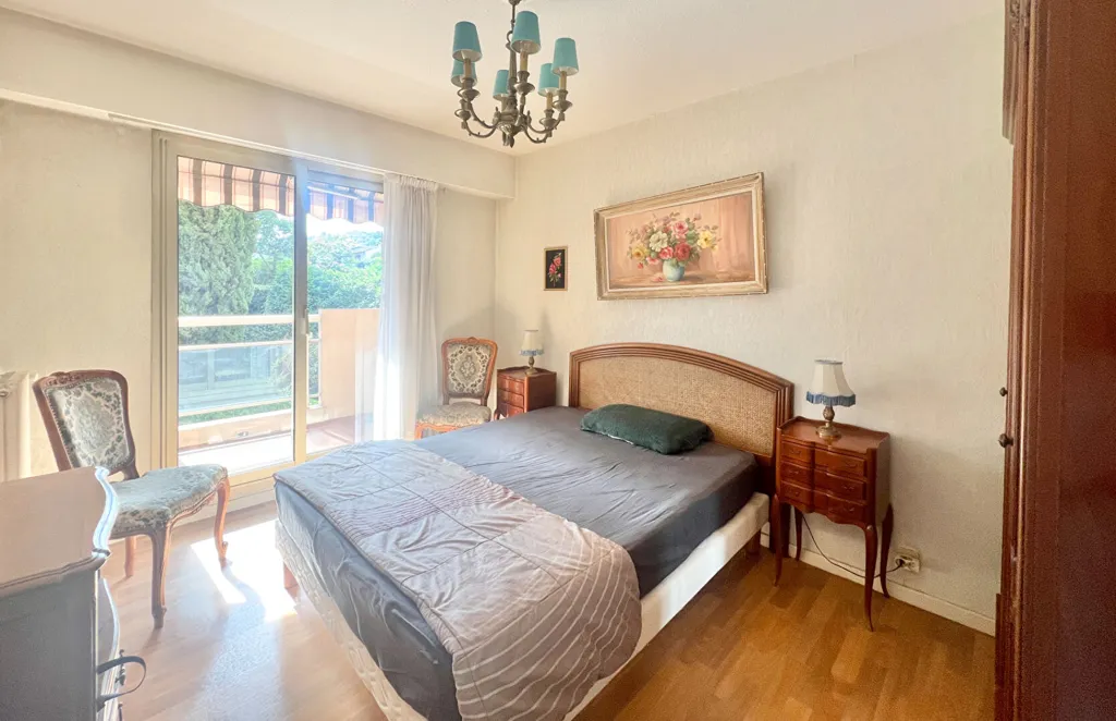 Chambres - Appartement 3 Pièces avec Terrasse à Saint-Raphaël
