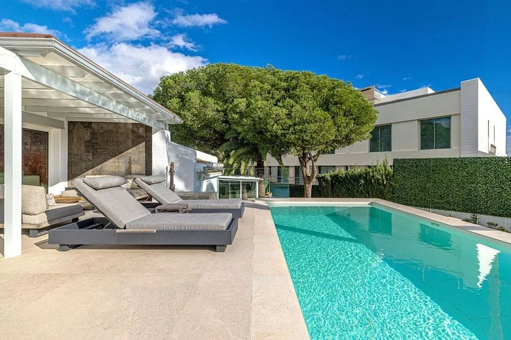 Piscine - Traditional Chalet with Pool in Las Chapas, Marbella