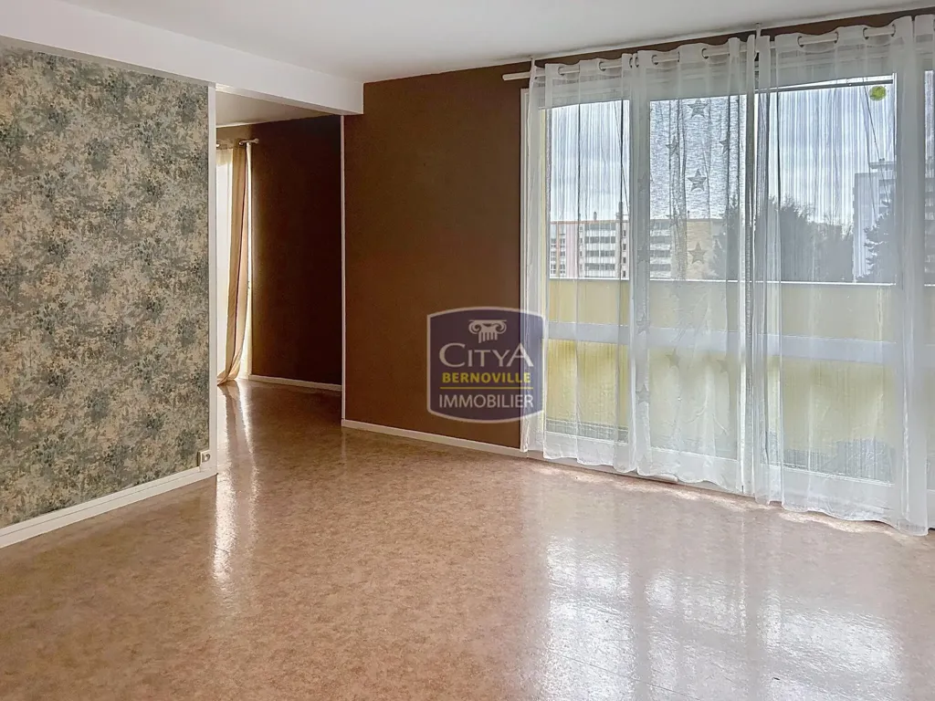 Séjour - Appartement Lumineux avec Balcons à Saint-Quentin
