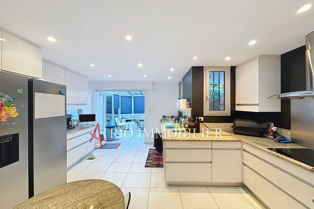 Kitchen - Luxury Villa with Pool in Cagnes-sur-Mer