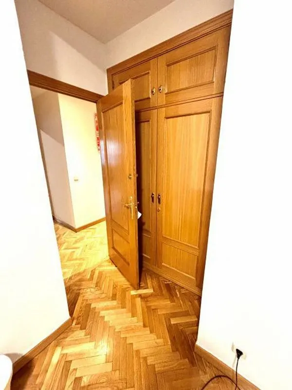 Esik - 3-Bedroom Flat with A/C in Almagro