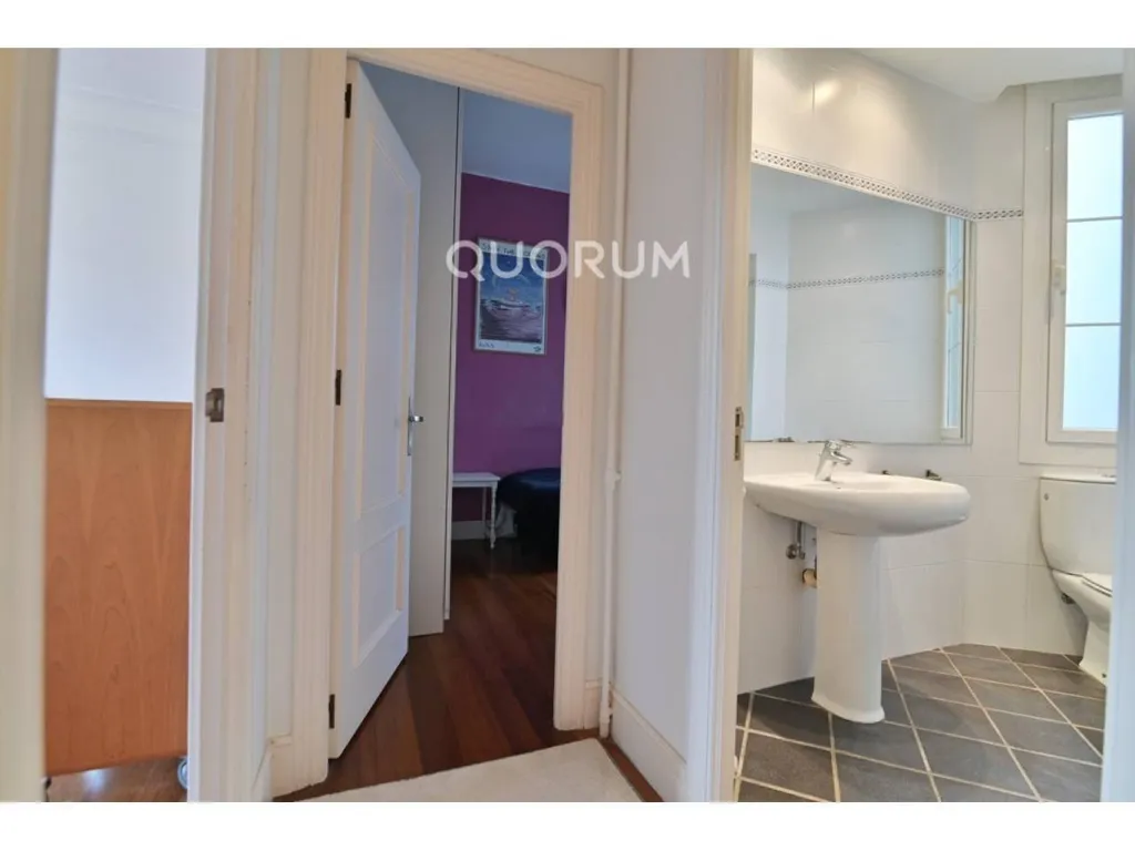 Salles de bain - Señorial Flat with Park Views in Abando, Bilbao