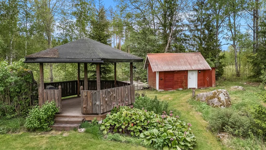 Jardin - Classical Cottage with Garden in Norrslyta