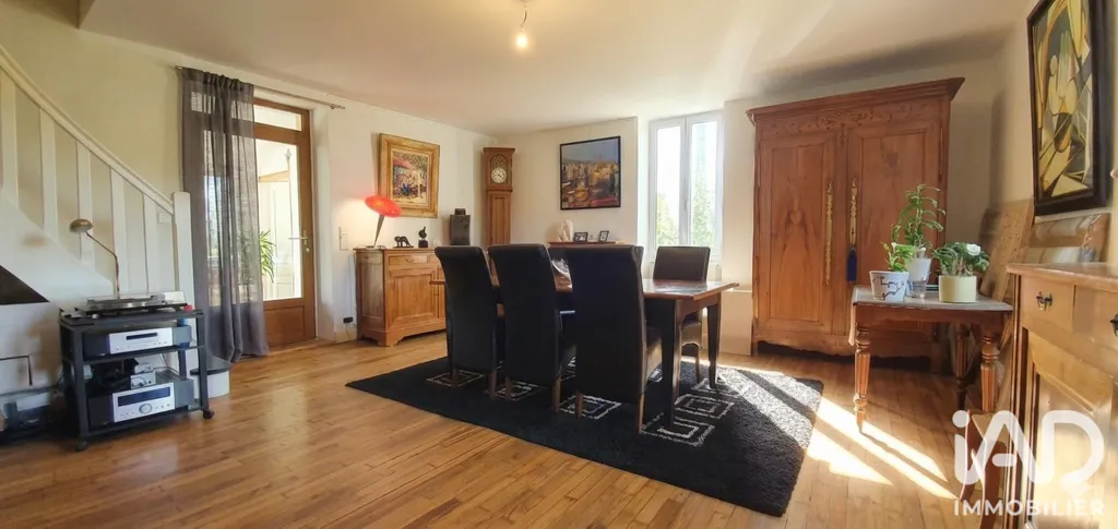 Salle à manger - Propriété Historique avec Vue Campagne à Léobard