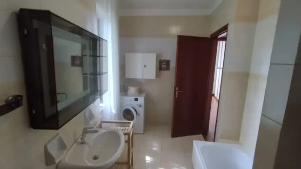 Vannitoad - Twin-Storey Apartment with Balcony in Trieste
