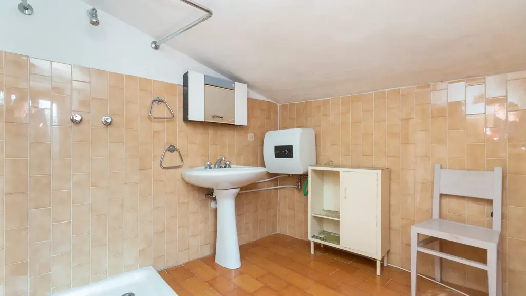 Salles de bain - Chalet with Balcony in Agliasco, Paesana