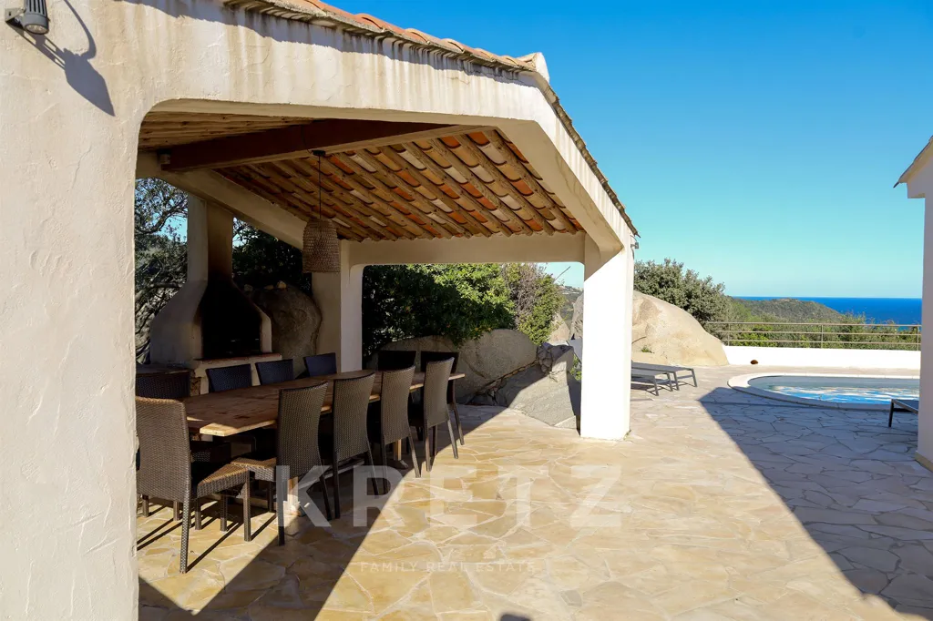 Terrasse - Villa avec Piscine et Vue Mer à Pinarello