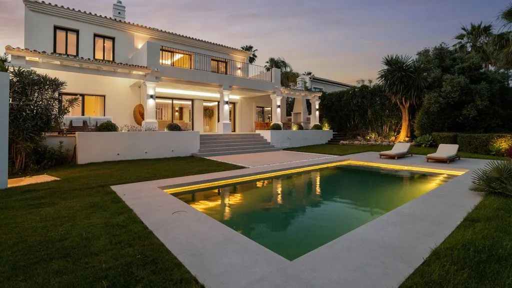 Bassein - Luxury Villa with Sea View in Nueva Andalucía