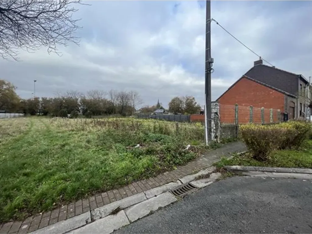 Jardin - Terrain à Bâtir avec 13 m de Façade à Boussu-Bois