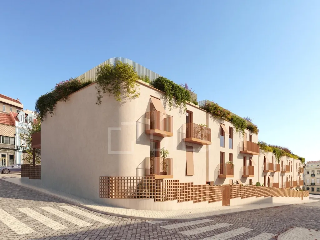 2 Bedroom Flat with Rooftop Pool in Lisbon