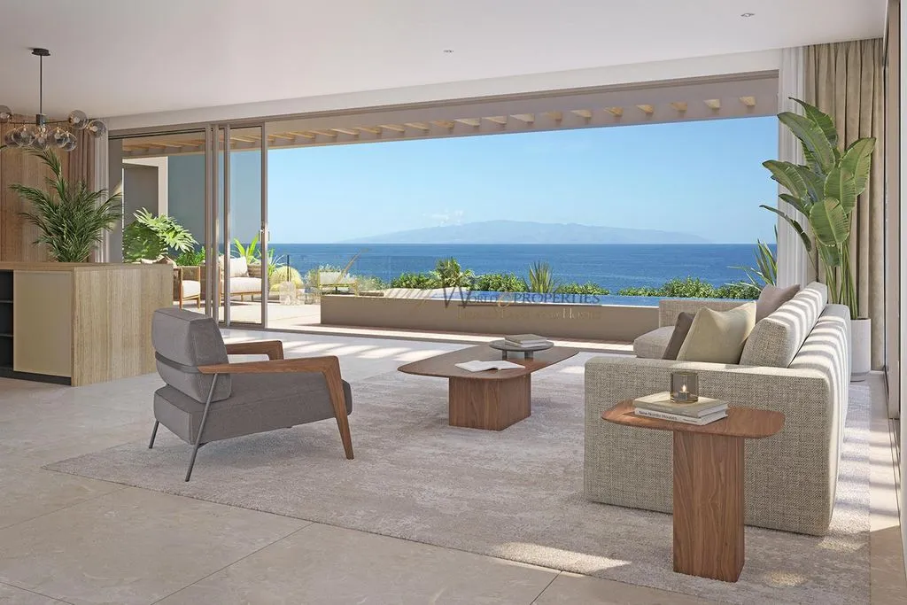 Luxury Penthouse with Private Pool in Rokabella