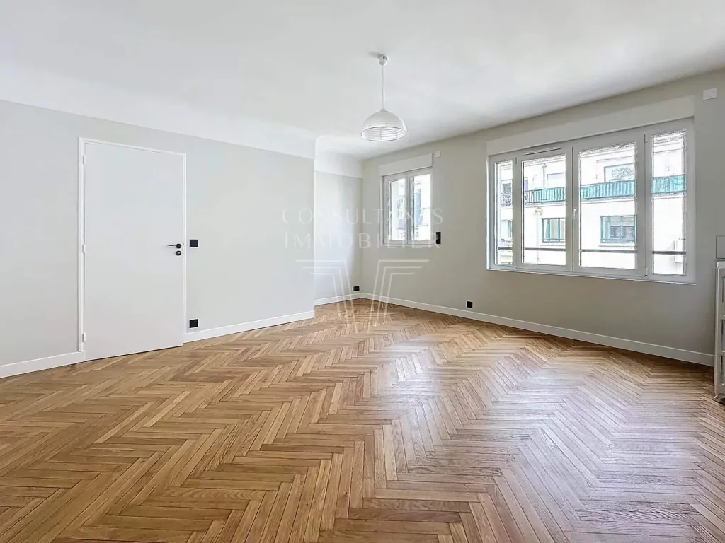 Stanze - Refurbished Parisian Flat with Balconies