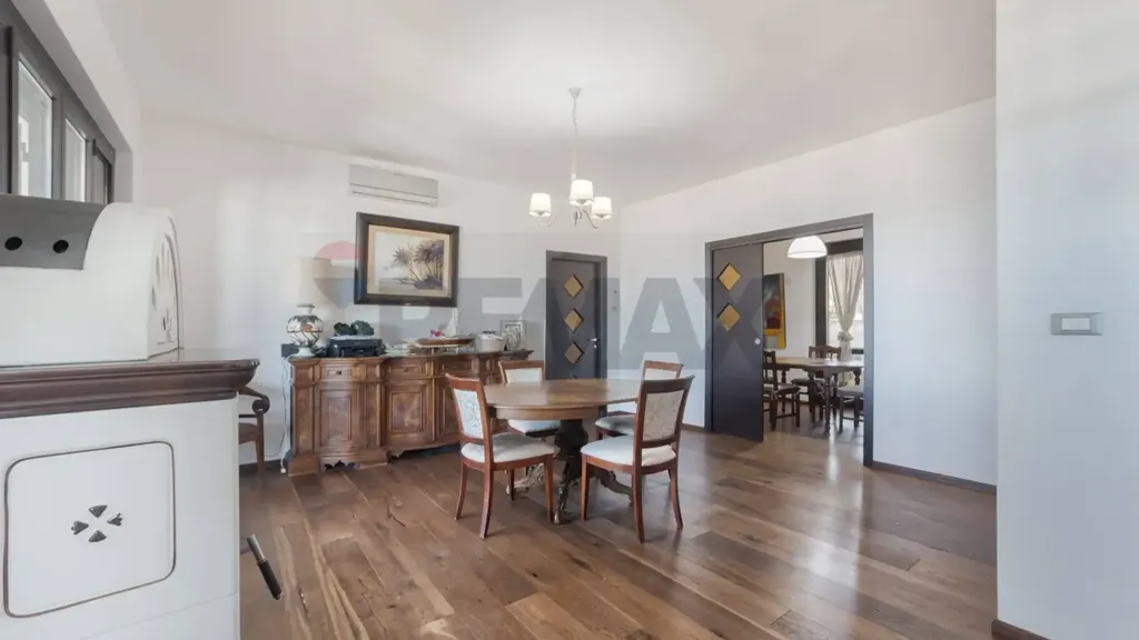 Salle à manger - Panoramic Apartment with Sea View in Montesilvano