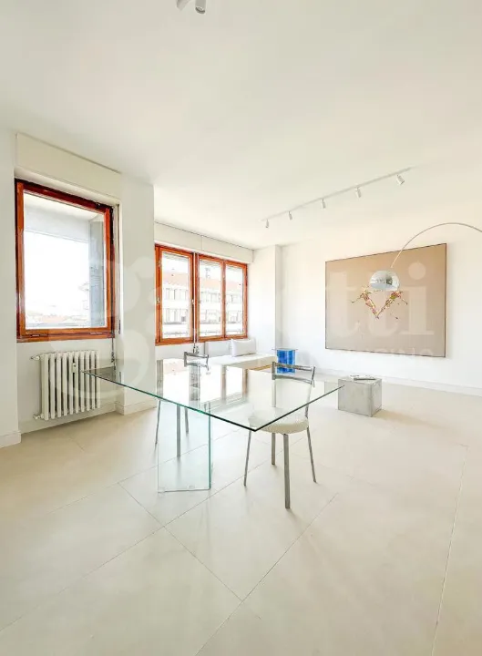 Séjour - Fully Rented Flat with Double Aspect in Milan