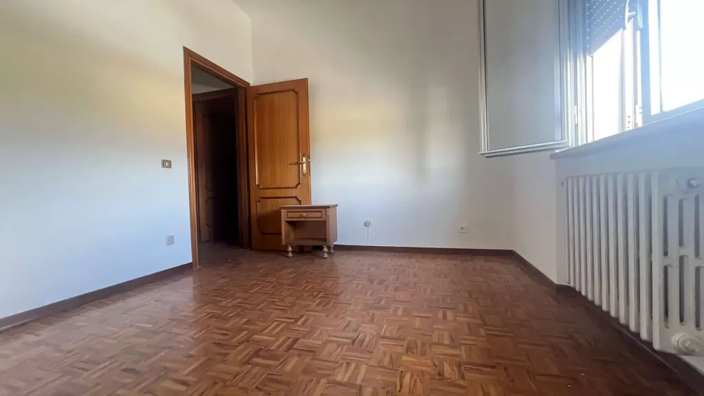 Toad - Mixed-Use Villa with Terraces in Spoleto