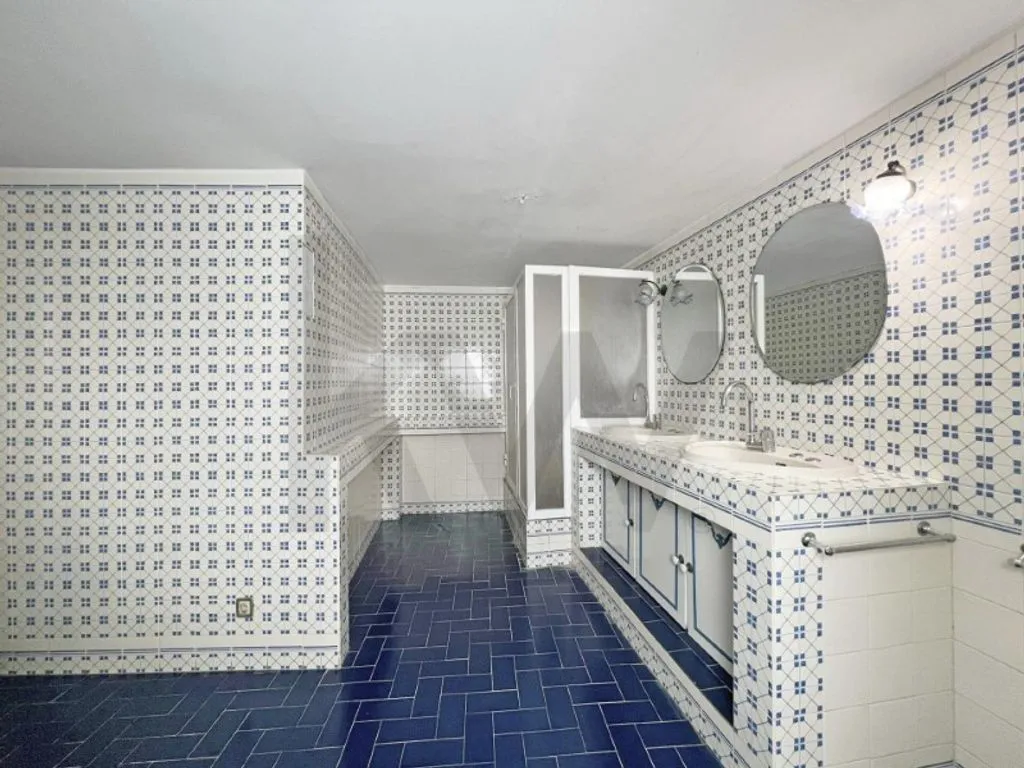 Salles de bain - 7-Bedroom House in Santarém's Historic Centre
