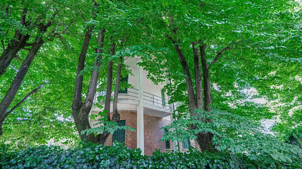 Jardin - Armed Bilocale with Private Patio in Bologna