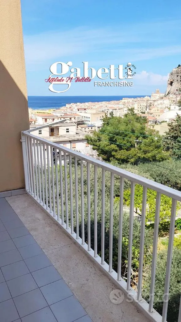 Rõdu - Apartment with Balcony in Cefalù