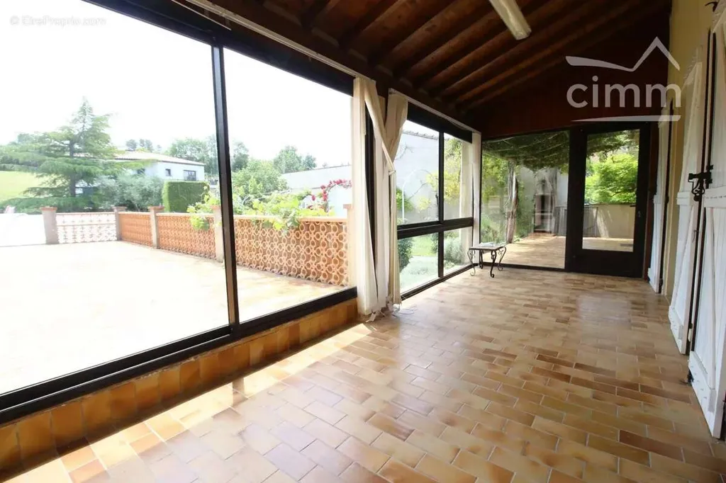 Terrass - Village House with Pool in La Digne-d'Amont