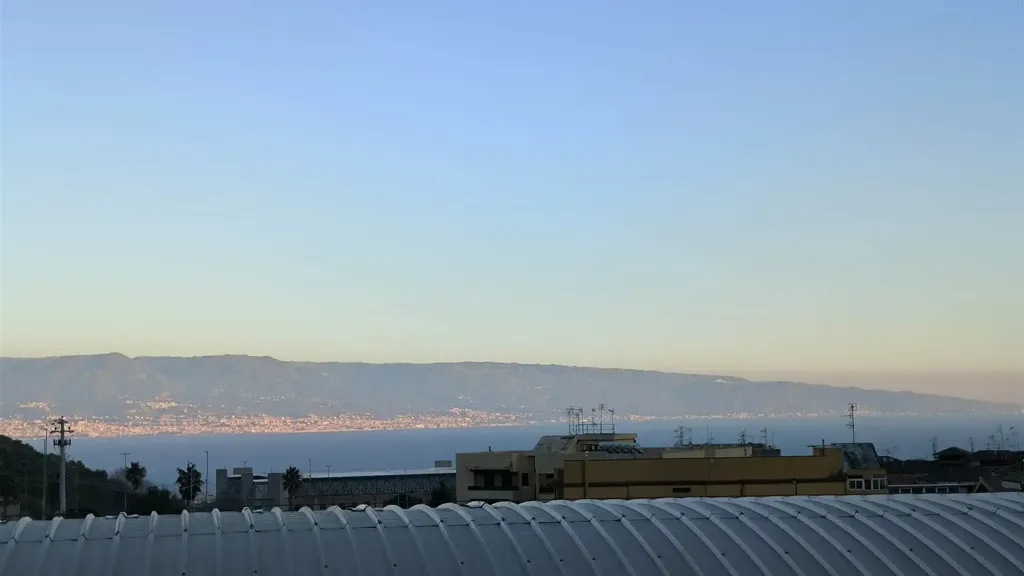 Terrasse - Ground Floor Apartment with Balcony in Messina