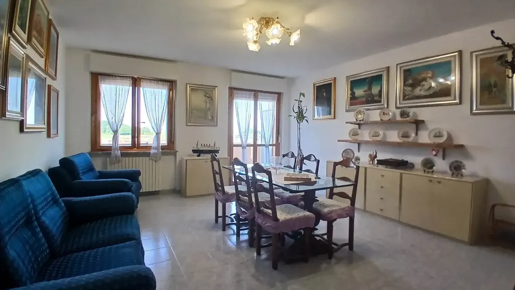 Salle à manger - Triplex Apartment with Balconies in Mortara