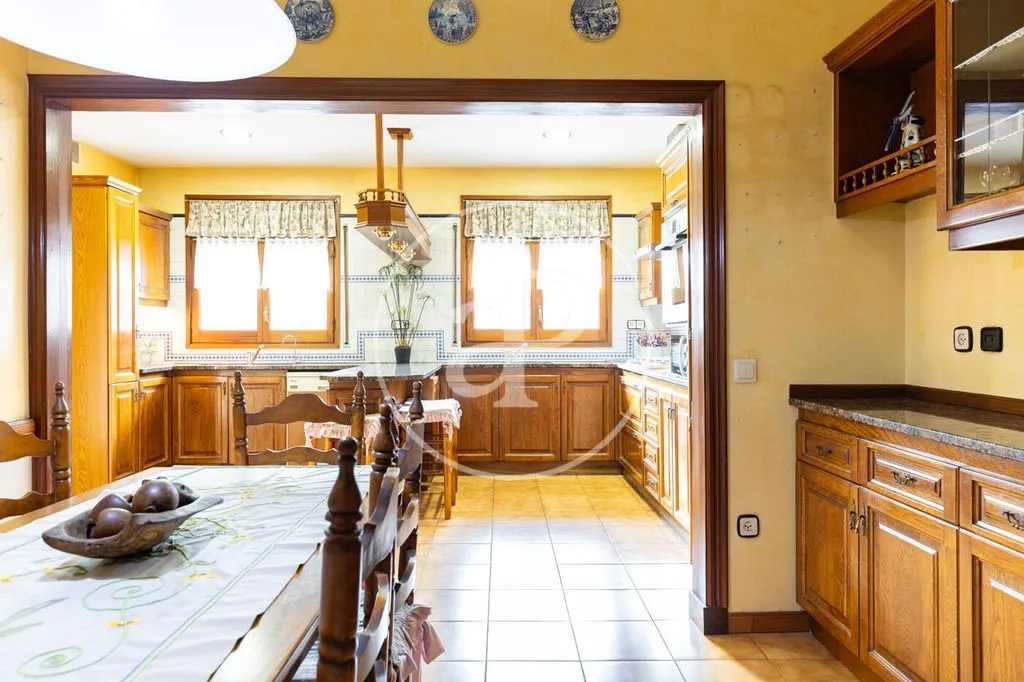 Cuisine - Luxury Villa with Pool in Sabadell