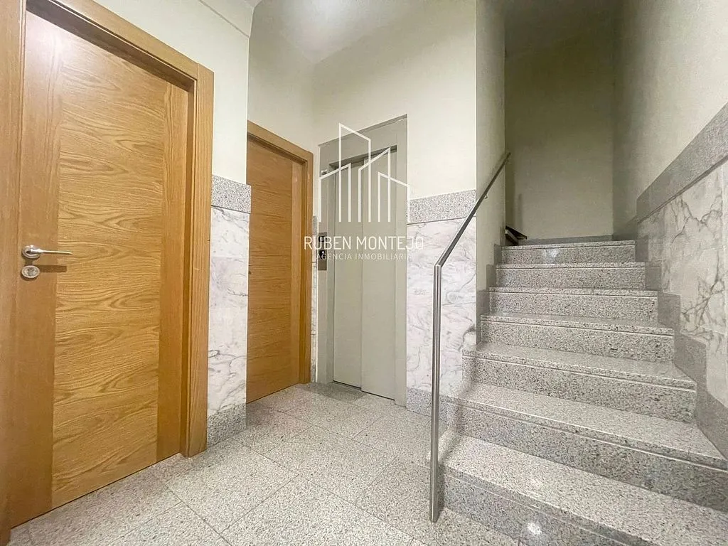 Hallway - Student Flat with Terrace in Carmelitas, Salamanca
