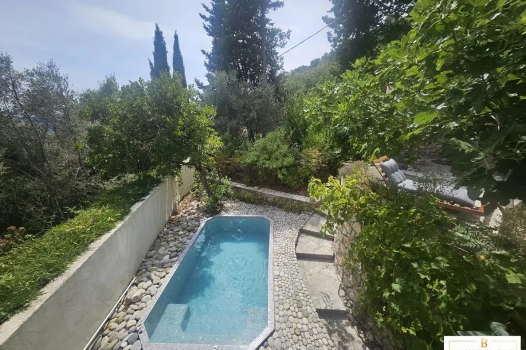 Piscine - Villa avec SPA et Potentiel d'Agrandissement au Tignet